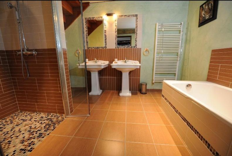 Bed and Breakfast Le Domaine de Saint-Thomin à Nostang Chambre photo